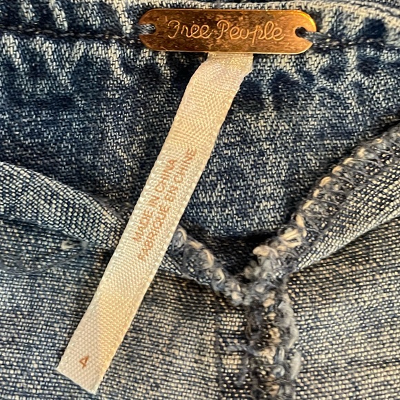 Free People Women's Joyride Cropped Demin Jumpsuit Size 4 Great Condition - Picture 8 of 8